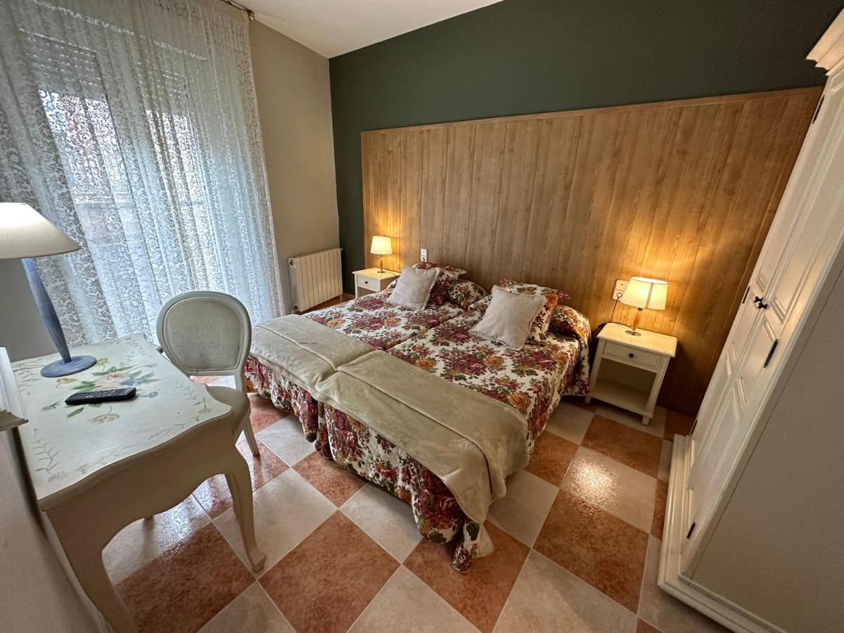 Hostal Bonavista Cervera  Eksteriør billede
