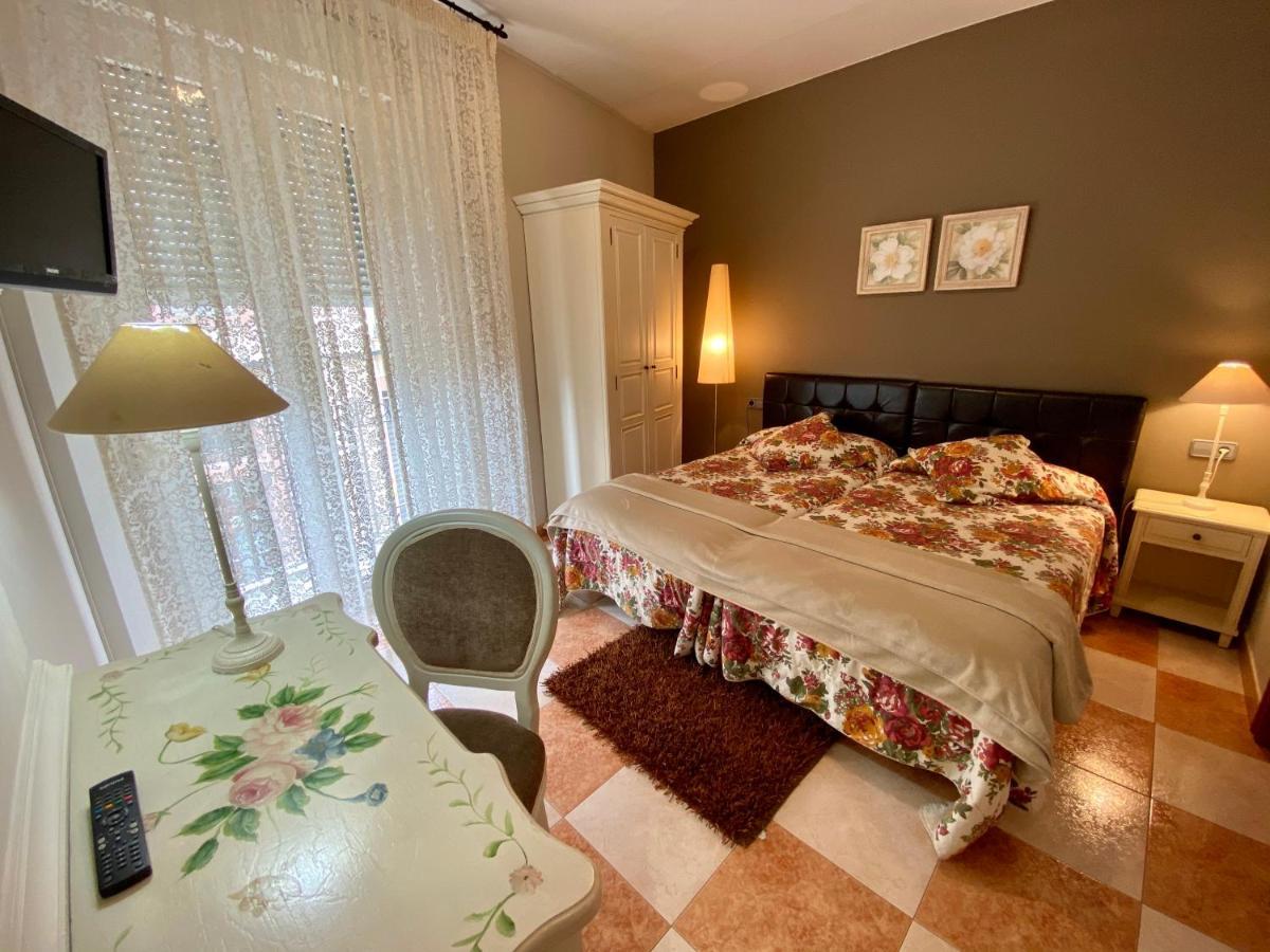 Hostal Bonavista Cervera  Eksteriør billede